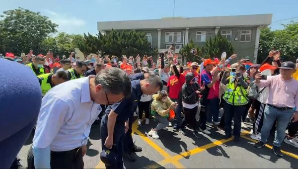 ▲拱天宮白沙屯媽祖到彰化了。(圖/翻攝自白沙屯拱天宮直播)彰化縣警局提供