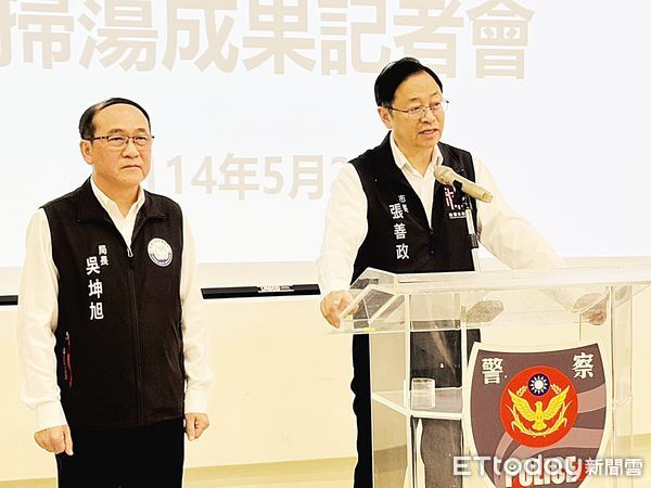 ▲桃園市警局今天下午舉行「雷霆除暴專案」展示,市長張善政致詞感謝市警局同仁辛苦規劃專案,掃蕩治安死角成果。(圖/記者沈繼昌攝)