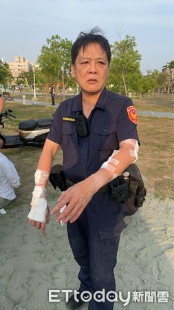 ▲台南市警一分局東門派出所圍捕詐欺犯嫌,現場2人遭逮、3警負傷奮勇緝獲犯嫌。(記者林東良翻攝,下同)