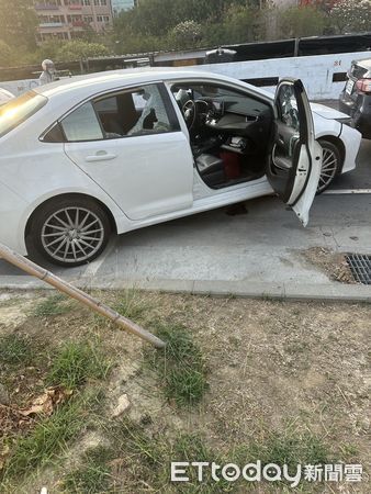 ▲台南市警一分局東門派出所圍捕詐欺犯嫌,現場2人遭逮、3警負傷奮勇緝獲犯嫌。(記者林東良翻攝,下同)