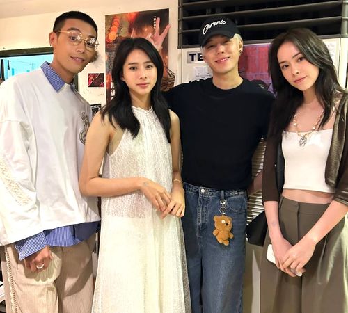 ▲袁漠遙舉辦音樂會,師兄牧森擔任嘉賓。(圖/周子娛樂提供)