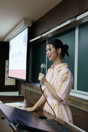 ▲于卉喬近況曝光,受邀至國立臺灣大學童癌童語服務社演講。(圖/光意娛樂提供)