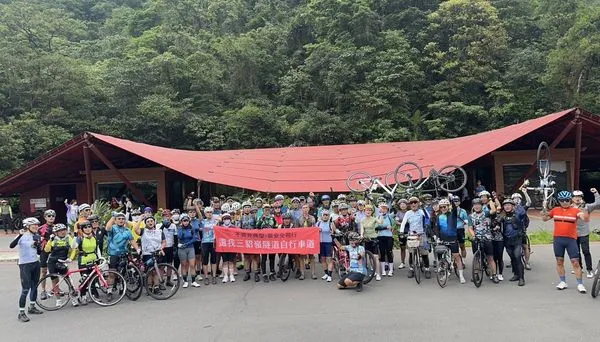 ▲逾百位自行車友盼三貂嶺隧道自行車道相關設計問題獲得改進。(圖/陳忠利提供)