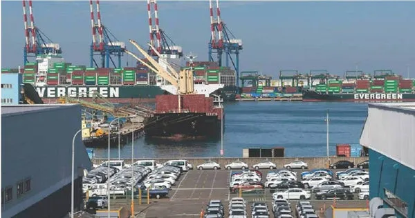 新台幣狂升引發外銷企業恐慌。(圖/報系資料照)