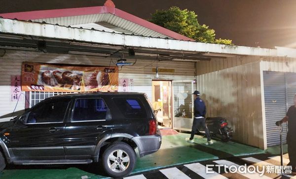 ▲中壢警分局昨晚查獲由竹聯幫信堂經營之推筒子職業賭場,圖為賭場外觀。(圖/記者沈繼昌翻攝)