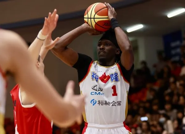 ▲裕隆布蘭登、藍少甫、高承恩。(圖/籃協提供)