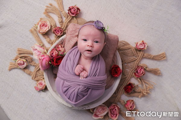 ▲Cindy透過凍卵、人工生殖、代理孕母,生下兩個可愛的寶貝。( Cindy授權提供)