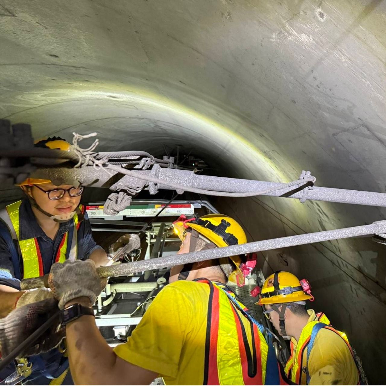 ▲▼台鐵電車線搶修。(圖/台鐵公司提供)