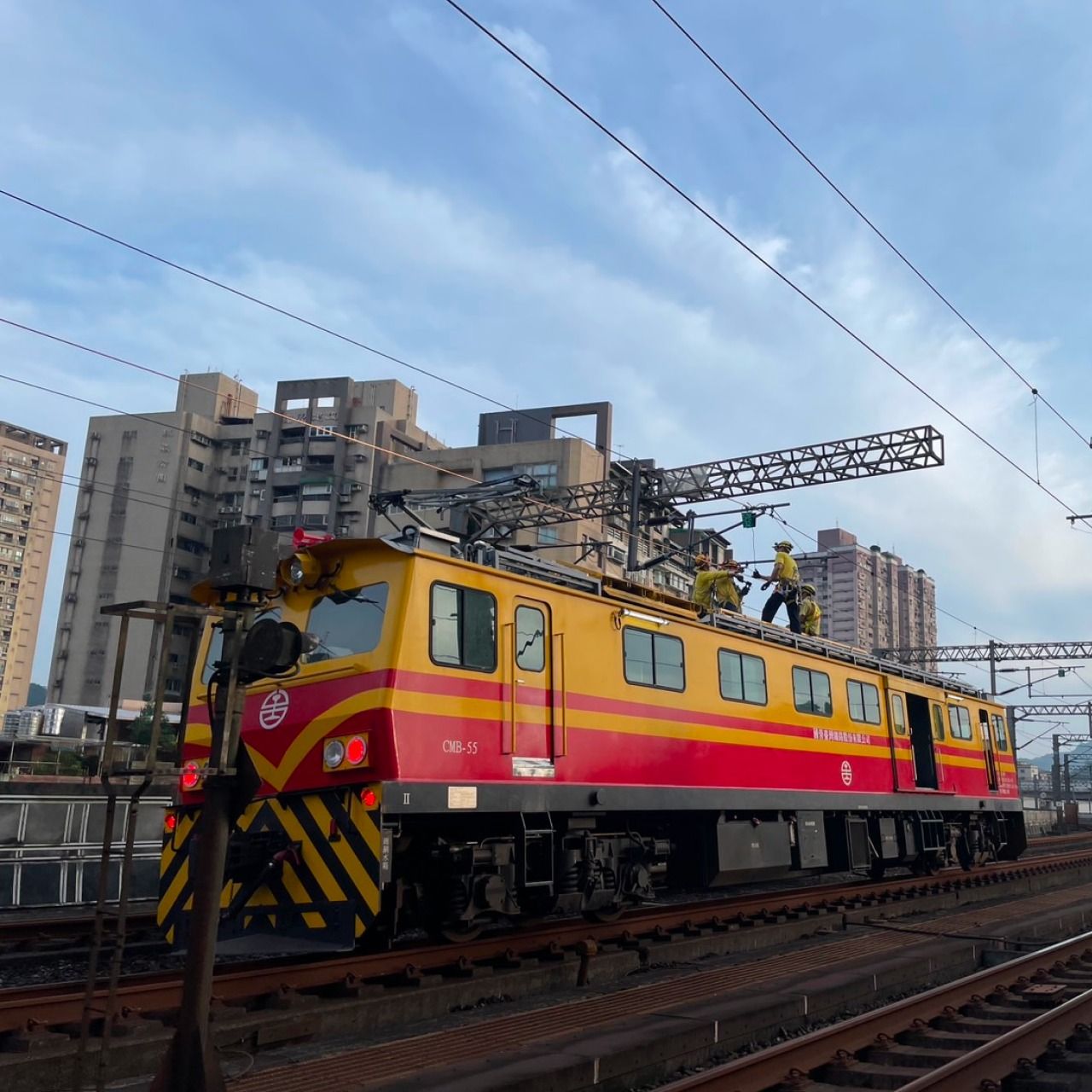 ▲▼台鐵電車線搶修。(圖/台鐵公司提供)