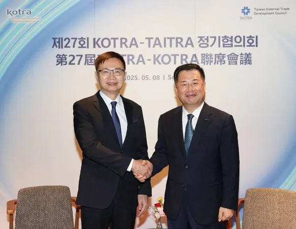 ▲左起外貿協會董事長黃志芳與KOTRA社長姜敬聲會晤合影。(圖/貿協提供)