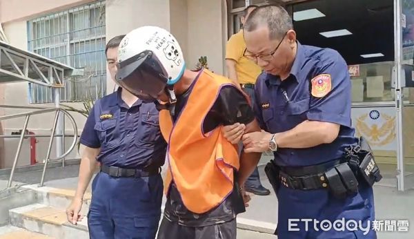 ▲▼洪姓共犯落網,雙腳未穿鞋。(圖/記者吳奕靖翻攝)