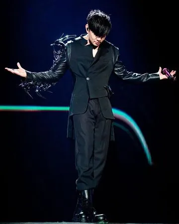 ▲▼林俊傑限動罕PO黑底白字文。(圖/翻攝自IG)