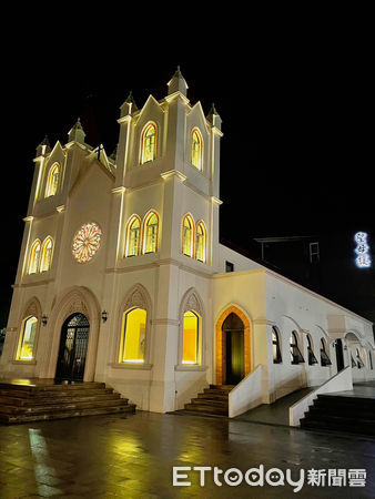 ▲▼ 嘉義縣長翁章梁與浦英雄主教主持中華聖母朝聖地聖堂啟用大典 。(圖/嘉義縣政府提供)