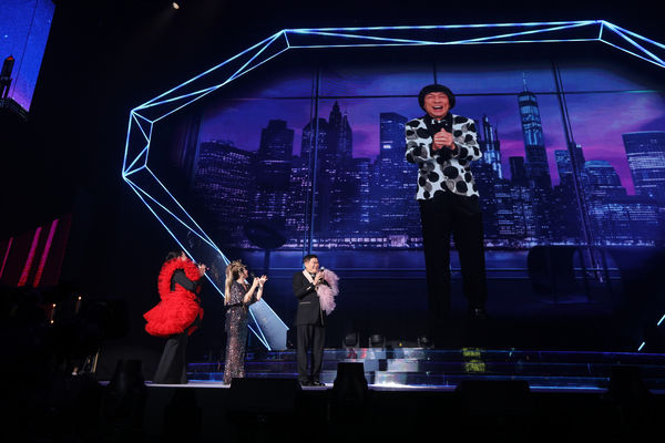 ▲▼ 豬哥亮一登台,王彩樺、陳亞蘭都忍不住淚灑舞台。(圖/高雄流行音樂中心提供)