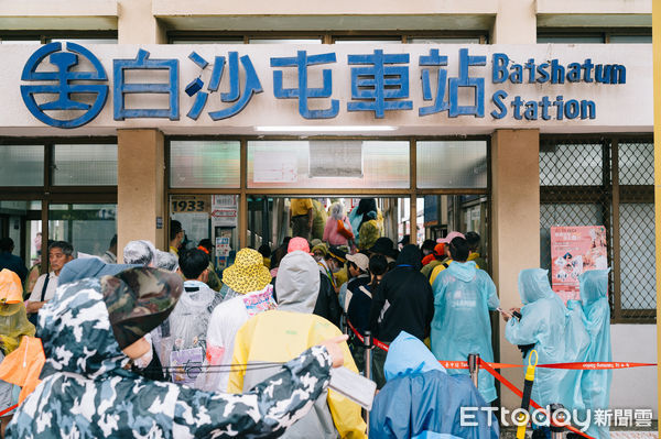 ▲▼台鐵白沙屯站於繞境活動期間創下單日搭乘人數新高。(圖/交通部提供)