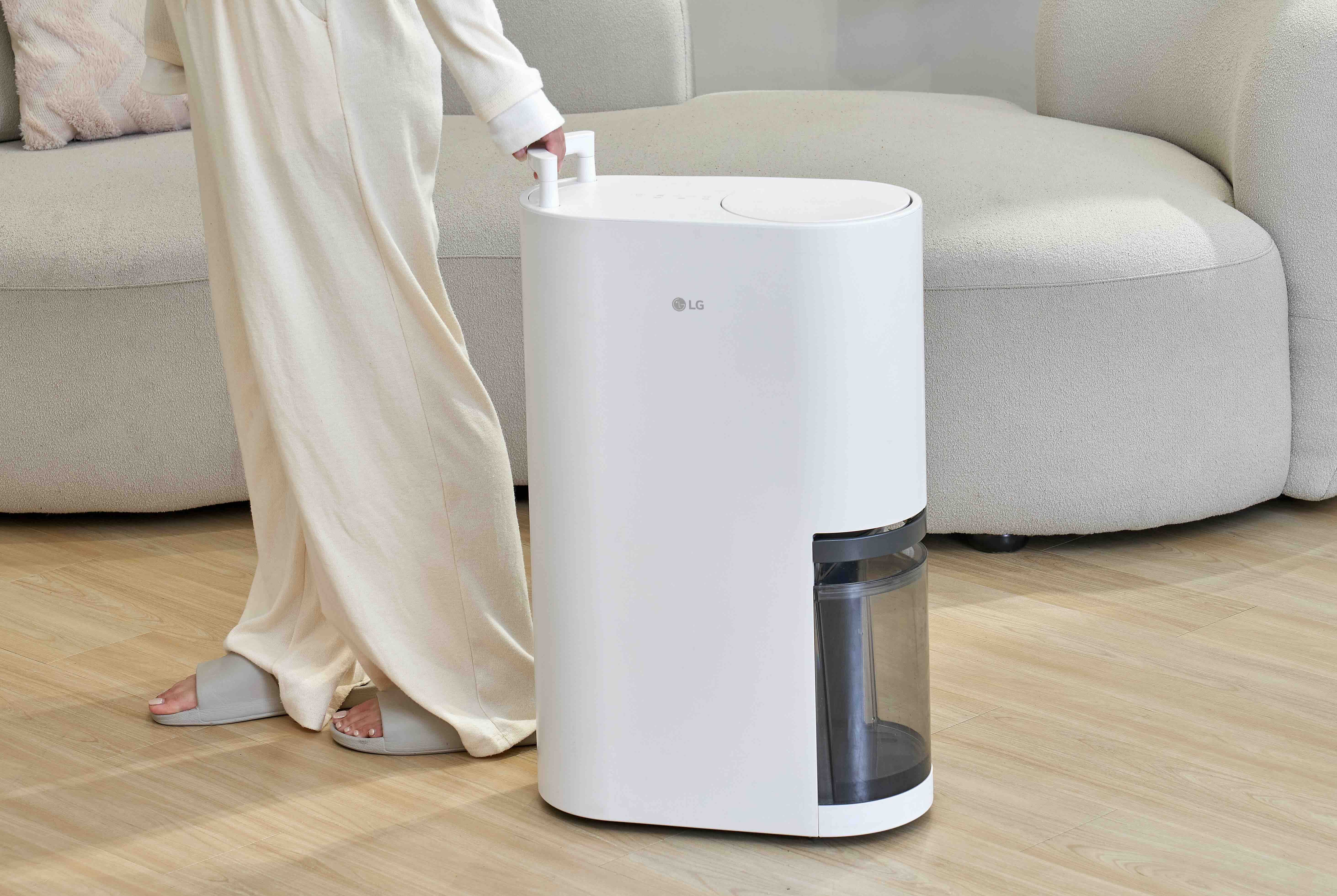 ▲▼LG 360空氣清淨機,LG雙變頻除濕機,梅雨季。(圖/資料照)