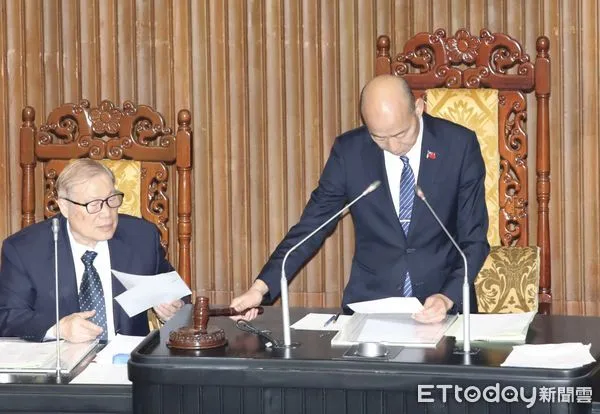 ▲▼核管法 表決 三讀 敲槌 立法院院會。(圖/記者屠惠剛攝)