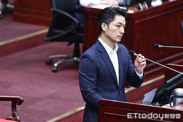 ▲台北市長蔣萬安赴市議會專案報告。(圖/記者林敬旻攝)