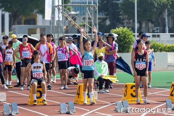 ▲▼ 114年全國小學田徑賽 歷史首度登錄金門 八位選手刷新大會紀錄 副縣長相約115花蓮全小運見 。(圖/記者林名揚攝)
