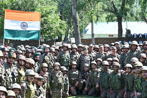 ▲莫迪下令精準打擊反擊巴基斯坦,印度國產防空系統「阿卡什」零失誤掀國際關注。(圖/翻攝社群平台X 莫迪、印度陸軍)