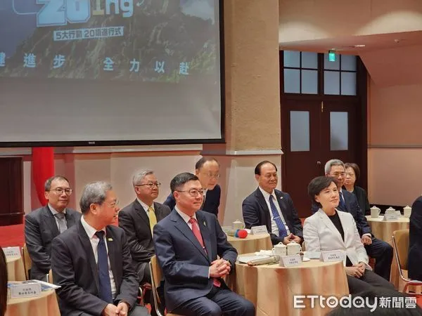 ▲▼行政院長卓榮泰與副院長鄭麗君與媒體茶敘。(圖/記者陳家祥攝)