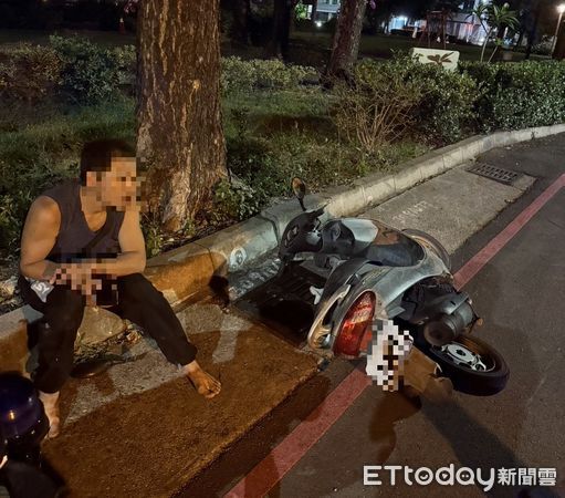 ▲3條通緝的男子深夜外出找宵夜,結果單手騎機車露餡狂奔慘摔。(圖/民眾提供)