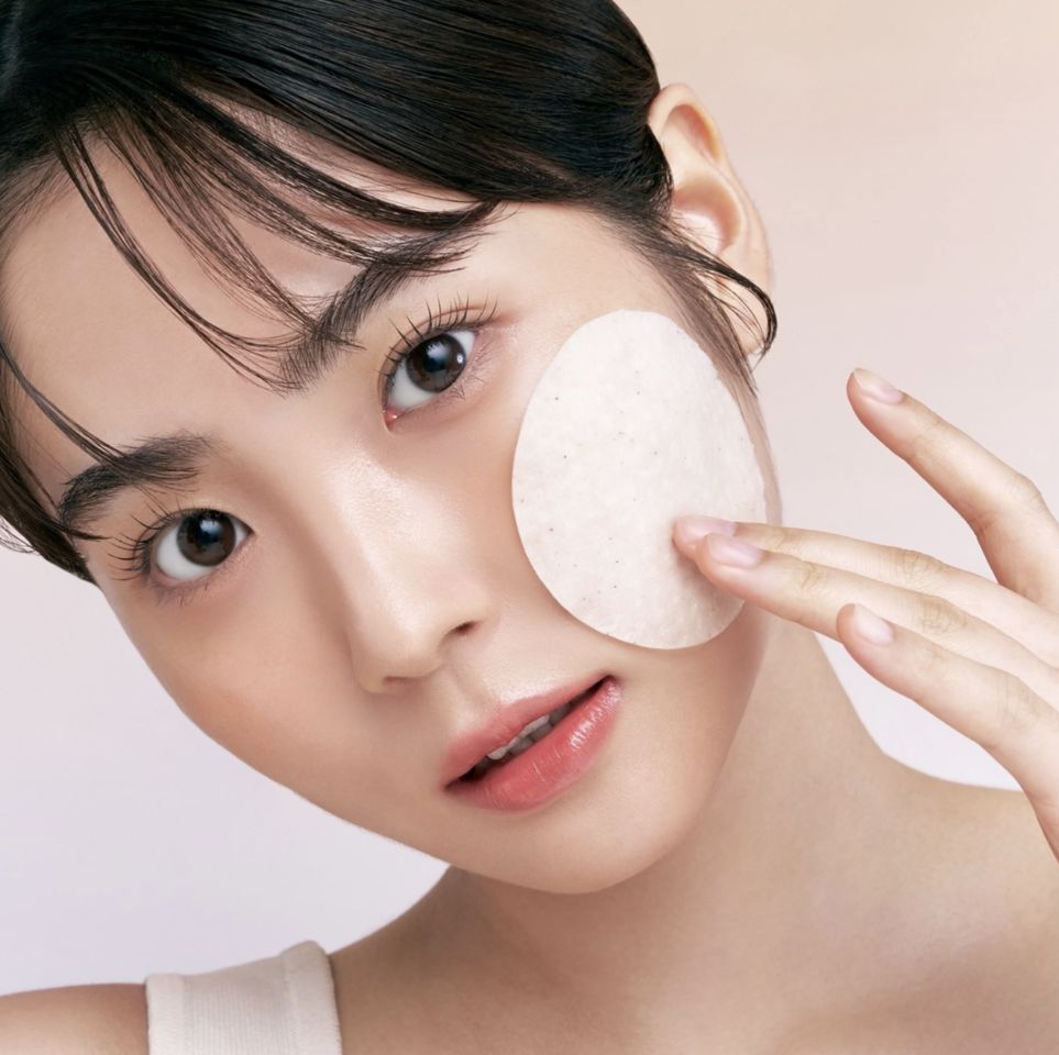 濕敷,敷臉,保養。(圖/skinfood_official IG)