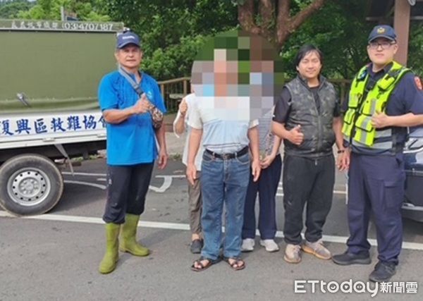 ▲並護送陳男至停車場與家屬會合。(圖/大溪警分局提供)