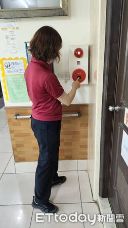 ▲台南市消防第三大隊進行灑水系統測試,確保長照機構消防設備正常運作。(記者林東良翻攝,下同)