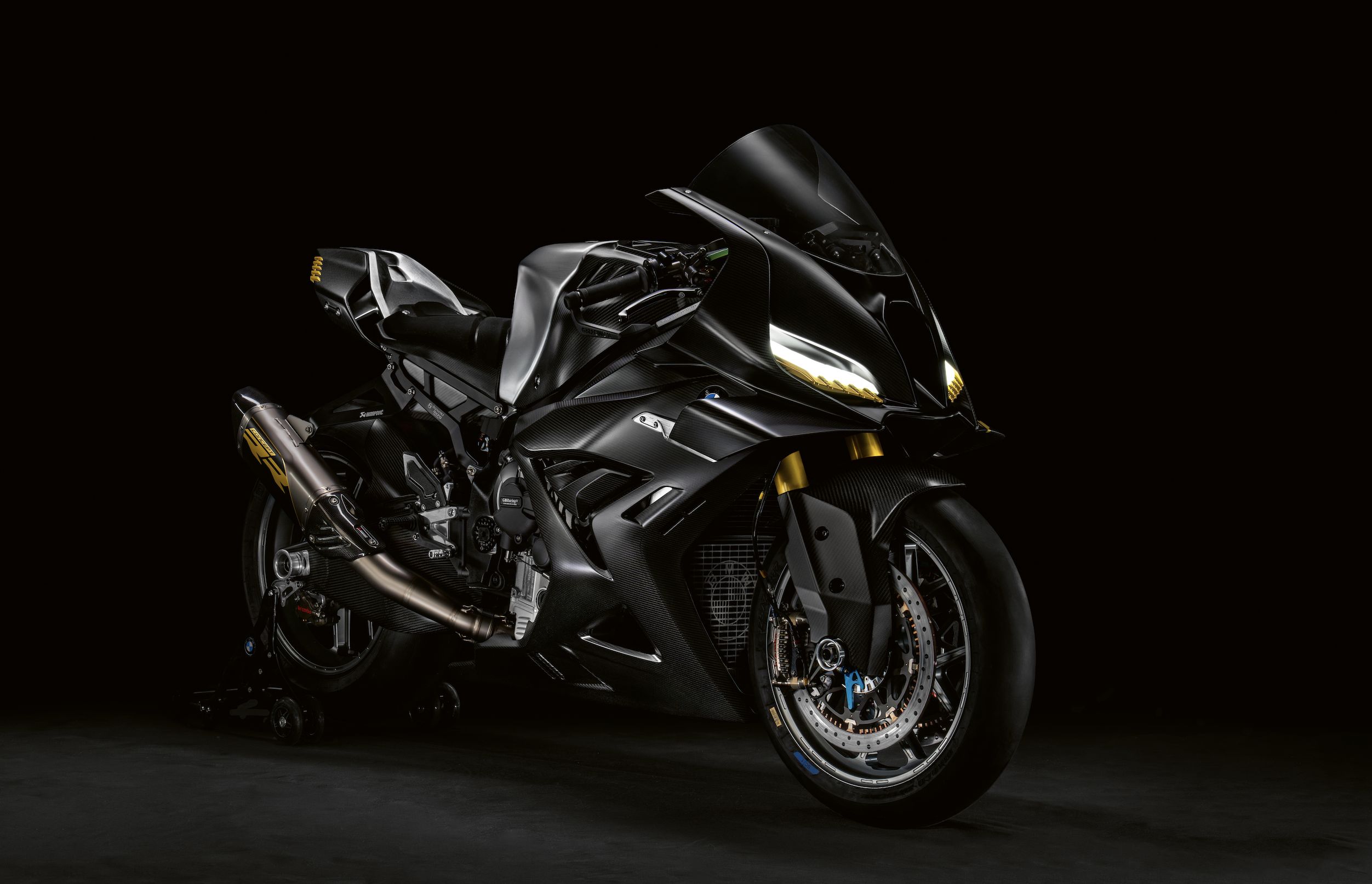 ▲BMW Motorrad Concept RR概念重機。(圖/翻攝自BMW Motorrad)