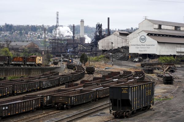 ▲▼美國鋼鐵公司位於美國賓州匹茲堡東郊布拉多克的工廠。(圖/達志影像/美聯社)