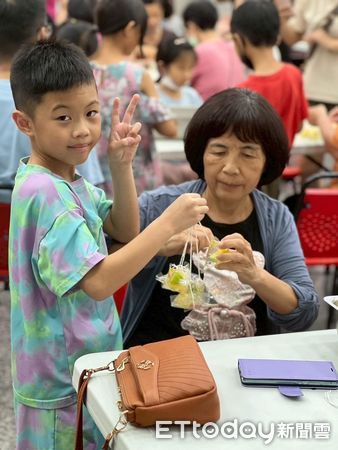 ▲果凍粽歡樂登場! 「晶粽童樂會」端午親子活動熱鬧登場。(圖/羅美玲服務團隊提供)