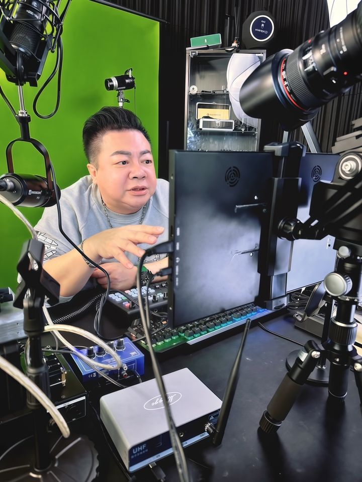 ▲▼董至成。(圖/翻攝自Facebook/董至成 - 董月花)