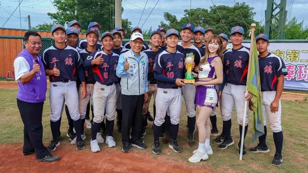 ▲第二屆朴子市長盃落幕!同仁國小、平鎮高中分別奪冠 。(圖/主辦單位提供)