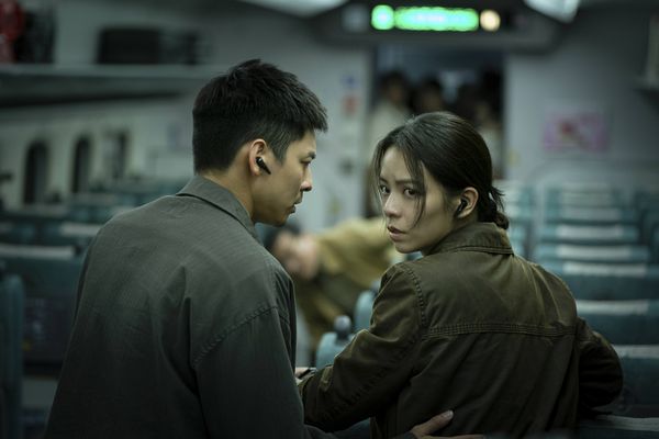 ▲《96分鐘》林柏宏與宋芸樺飾演新婚夫妻檔,被捲入突如其來的死亡危機。(圖/華影國際提供)