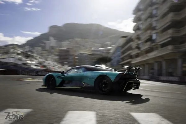 Aston Martin Valhalla 於摩納哥首次展現頂尖動態實力