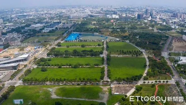 ▲台中,大巨蛋,超級蛋,創研一。(圖/記者游瓊華翻攝)