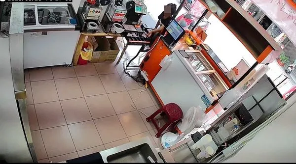 ▲▼大里一家飲料收銀機上午被偷走5千元,闆娘氣哭,2天做不到2千啊。(圖/民眾提供,下同)