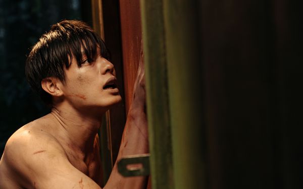 ▲《山忌 黃衣小飛俠》監製陳信吉、導演蔡佳穎攜手演員陳孝萱、陳如山及邱以太一同出席映後聯訪。(圖/華映提供)