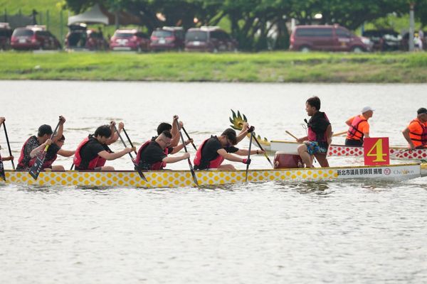 ▲▼民眾黨主席黃國昌參與新北市龍舟比賽。(圖/民眾黨提供)