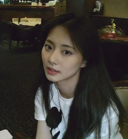 ▲▼▲▼子瑜悄悄現蹤台北! 絕美自拍連發「熟悉街景被認出」粉絲驚呼:人在台灣。(圖/翻攝自子瑜IG)