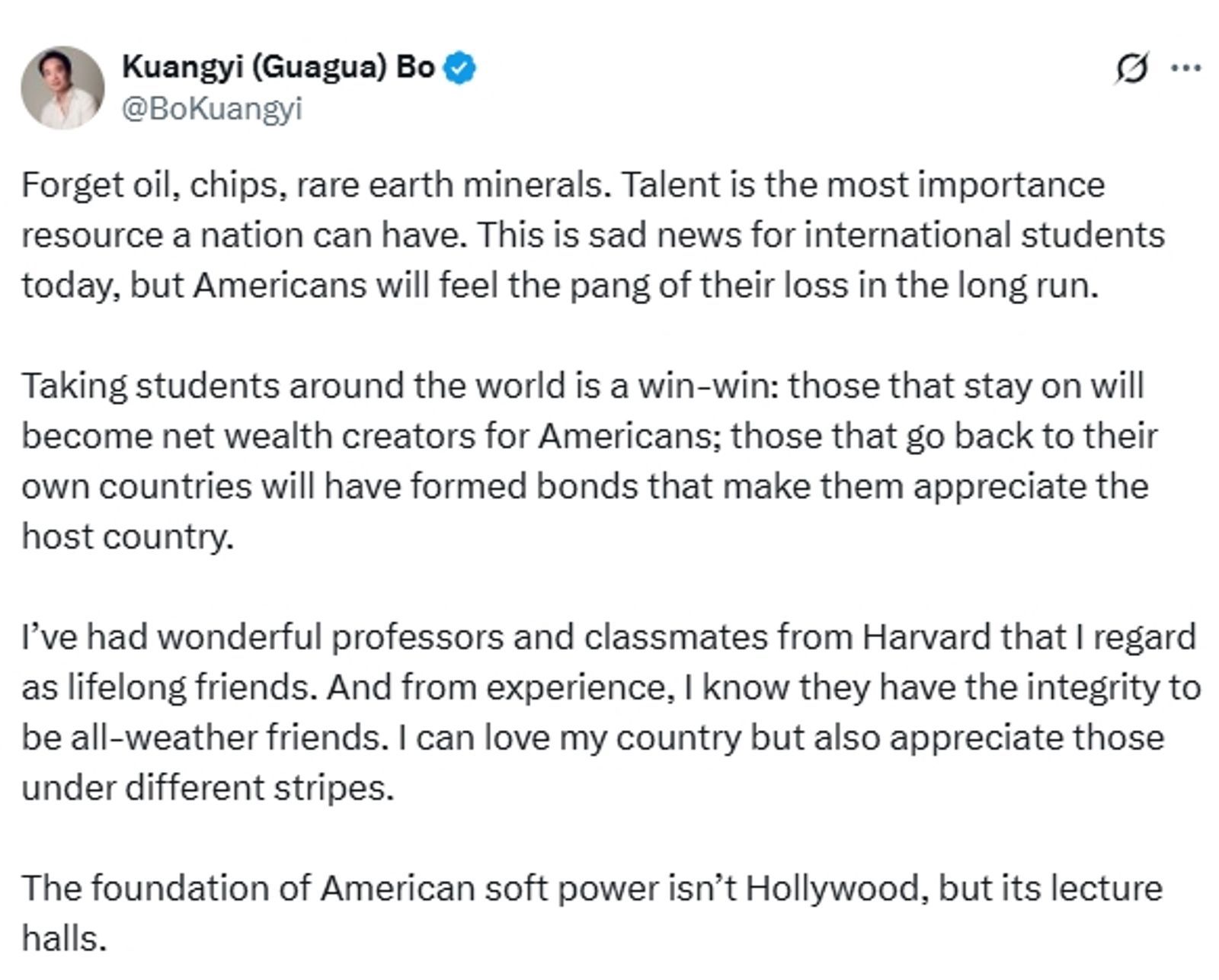 哈佛校友薄瓜瓜上月23日在社群平台發文聲援母校。(翻攝自薄瓜瓜X)