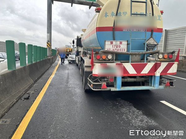 ▲▼台88發生車禍。(圖/記者許宥孺翻攝)