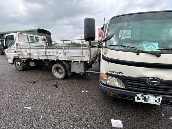 ▲國1北上209K發生4車連環追撞。(圖/國道警方提供)