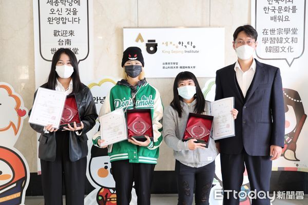 ▲羅諭湘勇敢挑戰身體限制,積極參與活動、考取多張證照,展現堅強生命力。(記者林東良翻攝,下同)