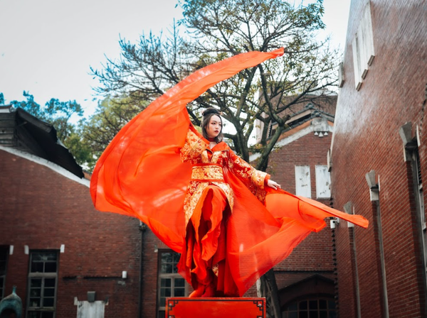 ▲▼華山將於6月7日舉行「2025華山武俠藝術節」,當天全園區啟動「武俠模式」,帶來沉浸式戶外演出《城市武俠》。(圖/華山1914文化創意產業園區提供)