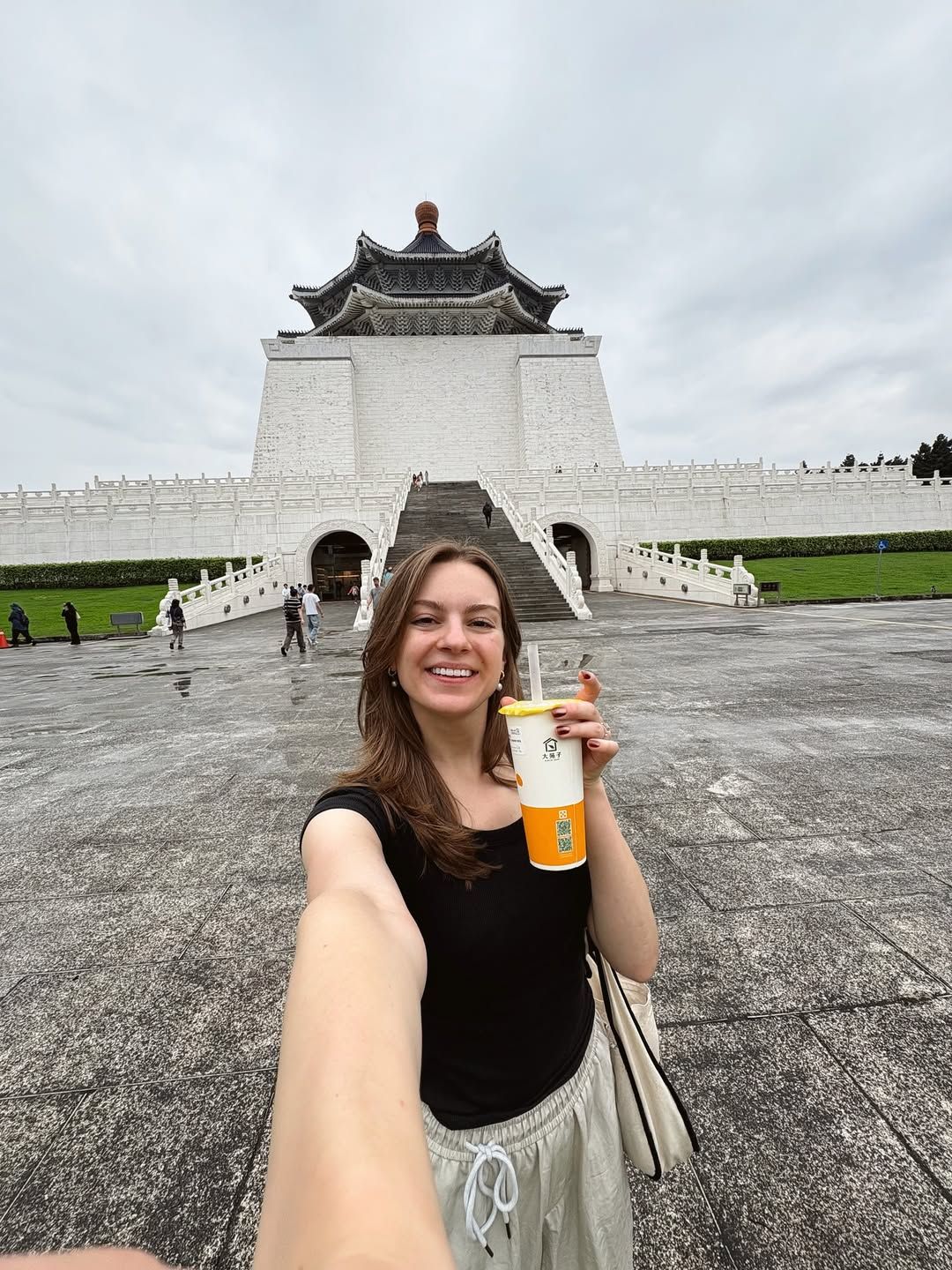 ▲▼莫彩曦「準備動大手術」結束台灣行 許願:下次再回來。(圖/翻攝自Instagram/hailey_jane)