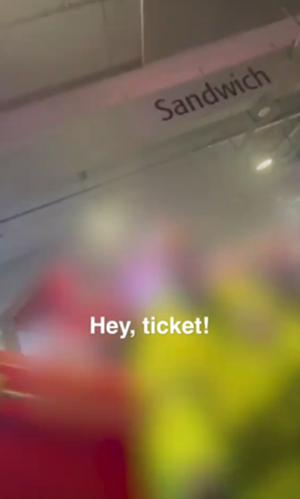 ▲▼比利時網紅混進歐冠決賽。(圖/翻攝自TikTok)