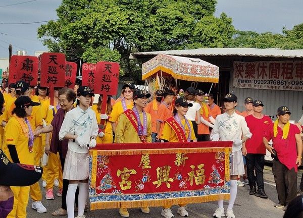 ▲桃園福興宮祈安大遶境,天空出現鳳凰及龍頭瑞相