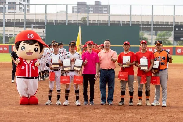 ▲華南盃青少棒新北市奪冠,個人獎頒獎典禮。(圖/中華棒協提供)